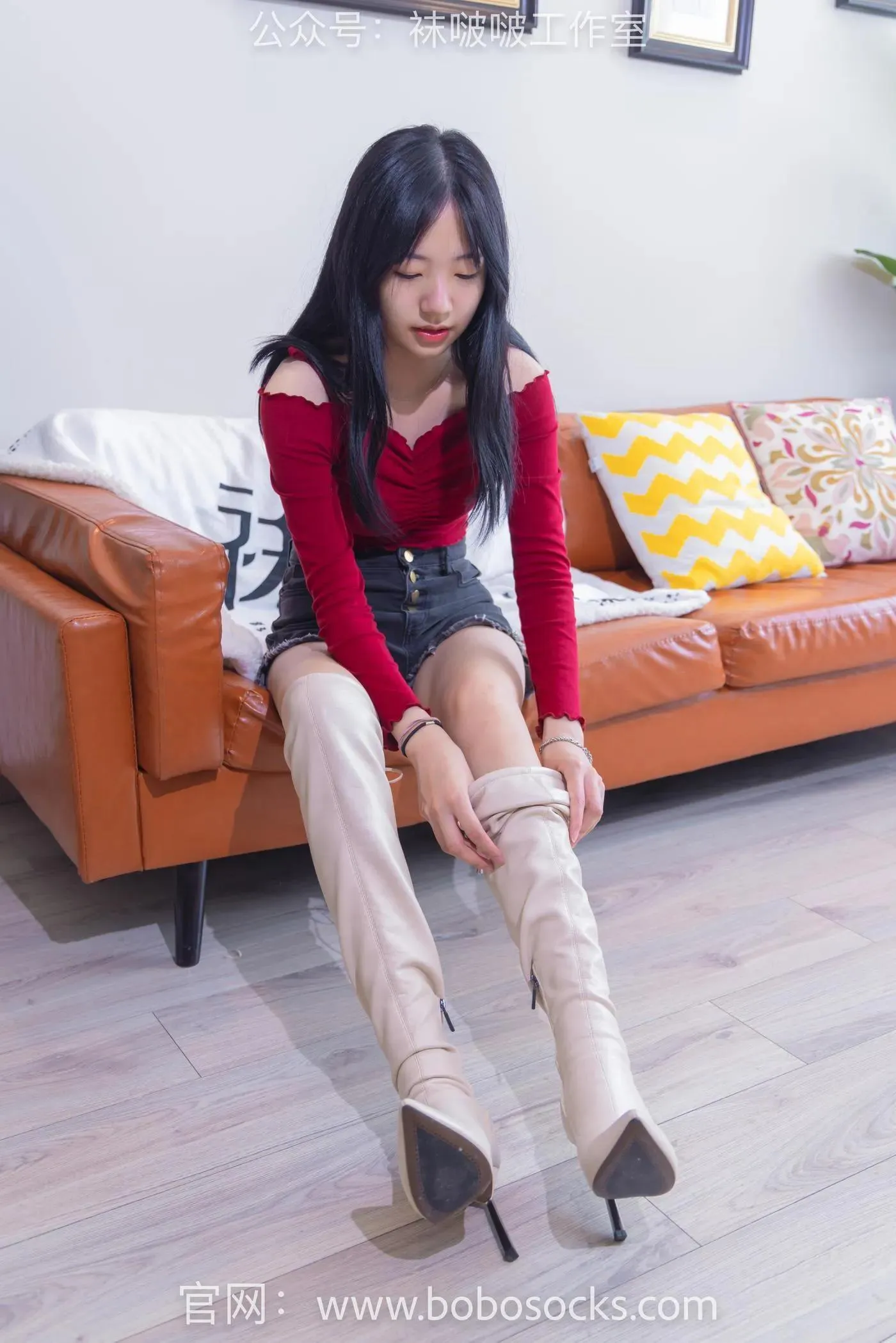 [BoBoSocks袜啵啵]NO.120 小甜豆-高跟长靴、白棉袜、裸足 [170P]插图